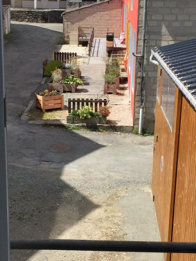 Le Petit Logement Pre-en-Pail-Saint-Samson Exterior photo